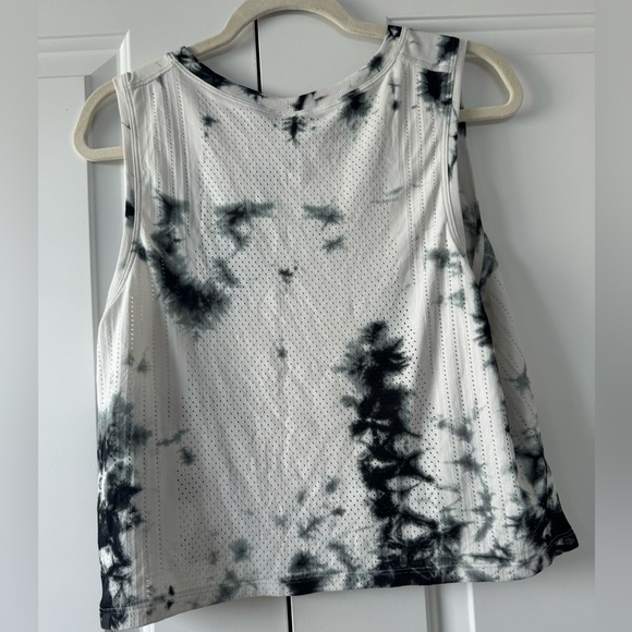 Lululemon crop tank top - Picture 4 of 5